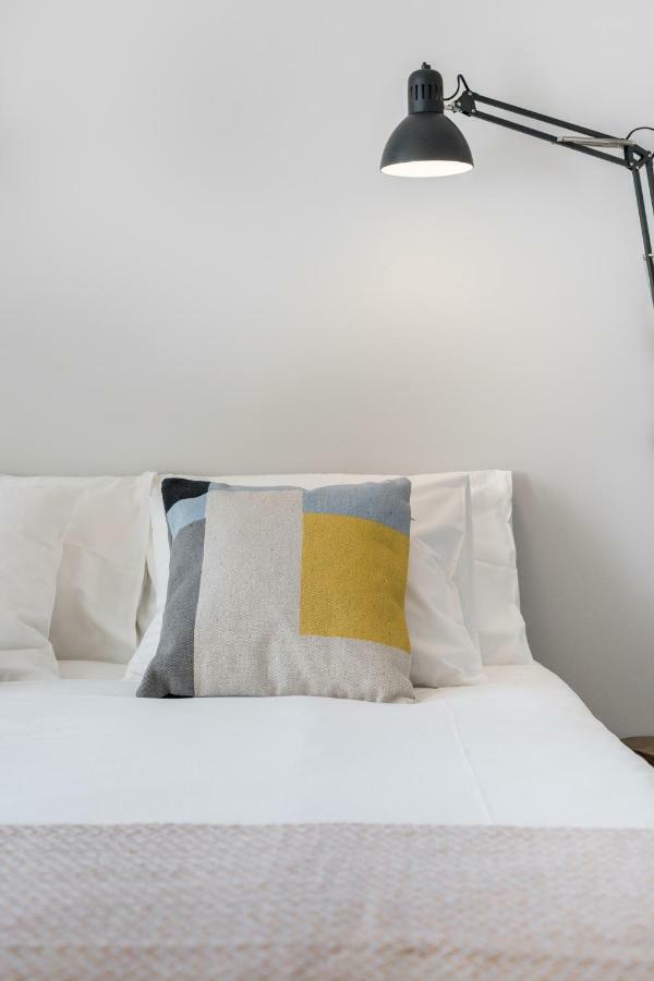 Charming Apartment Rua Da Rosa 33 Lisbon Luaran gambar