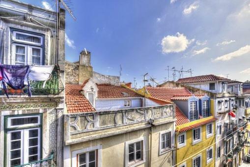 Charming Apartment Rua Da Rosa 33 Lisbon Luaran gambar